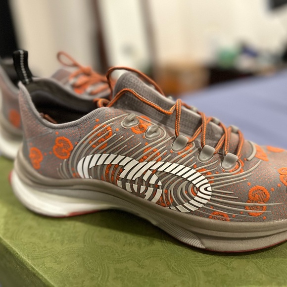 Authentic Gucci Runners Sneakers - Picture 1 of 7